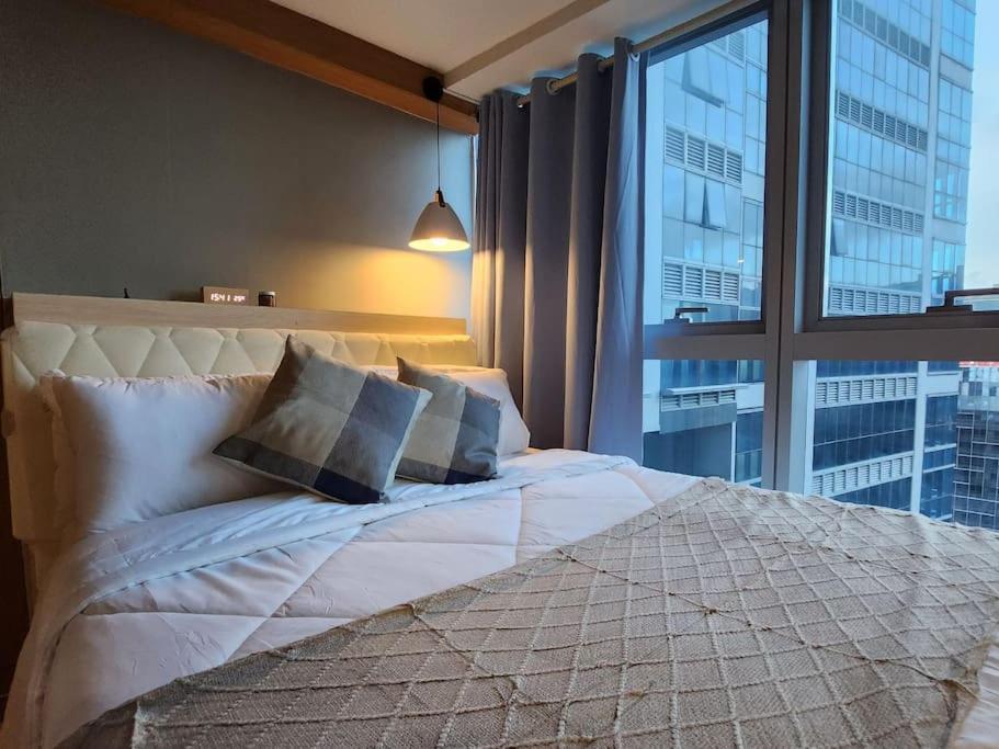 Luxestaysmnl Coastal Chic Netflx 380Mbps Pool Bgc Manila Kültér fotó