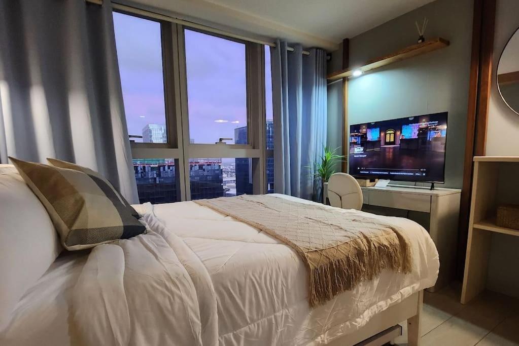 Luxestaysmnl Coastal Chic Netflx 380Mbps Pool Bgc Manila Kültér fotó