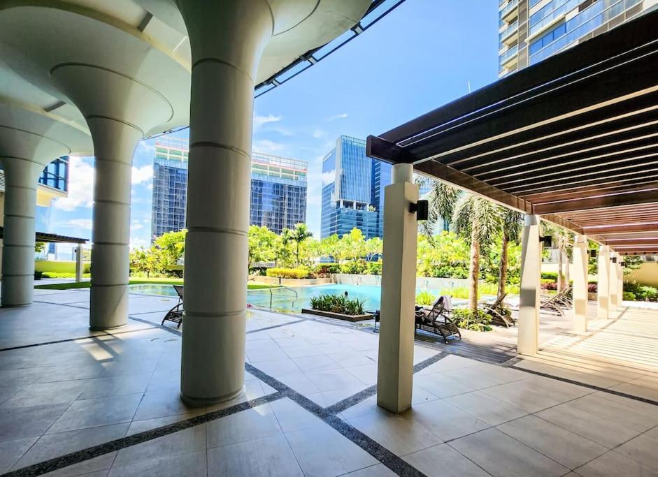 Luxestaysmnl Coastal Chic Netflx 380Mbps Pool Bgc Manila Kültér fotó