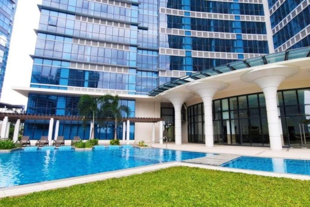 Luxestaysmnl Coastal Chic Netflx 380Mbps Pool Bgc Manila Kültér fotó