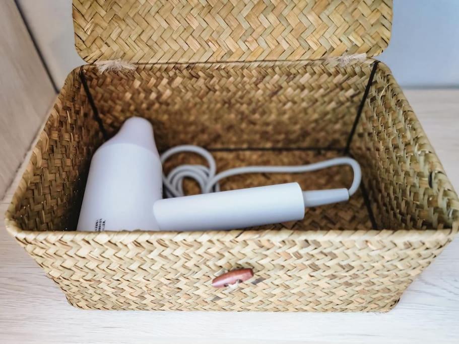 Luxestaysmnl Coastal Chic Netflx 380Mbps Pool Bgc Manila Kültér fotó